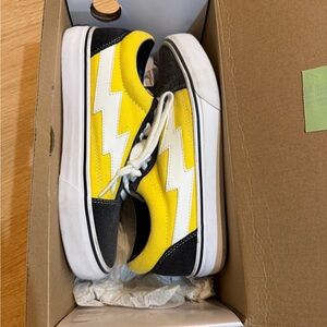 Kids Sneakers with Lightning Design - Yellow and Black